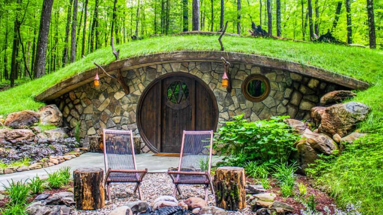 Hobbit-House-at-June-Farms